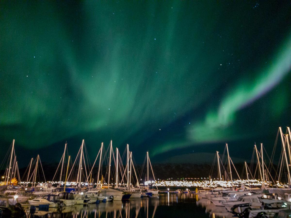 Norwavey, Sleep In A Boat Hotel Krokelvdalen Exterior foto